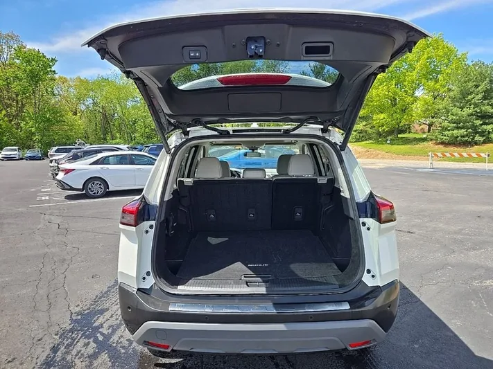 2023 Nissan Rogue - view 4