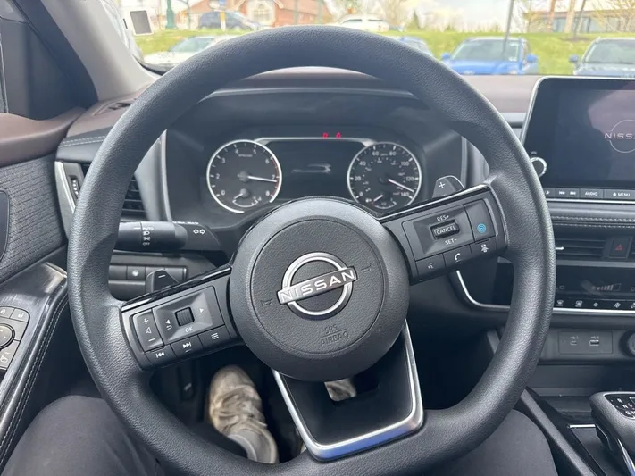 2023 Nissan Rogue - view 15