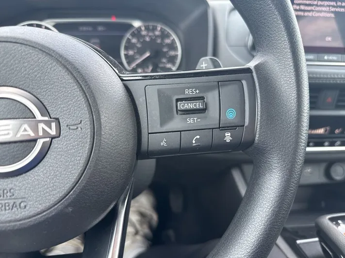 2023 Nissan Rogue - view 21