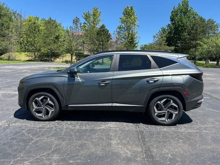 2022 Hyundai Tucson - view 4