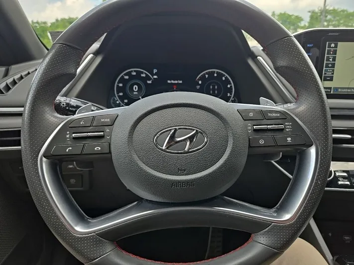 2020 Hyundai Sonata - view 10