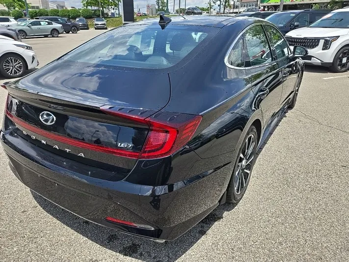 2020 Hyundai Sonata - view 3