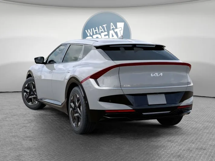 2025 Kia EV6 - view 4