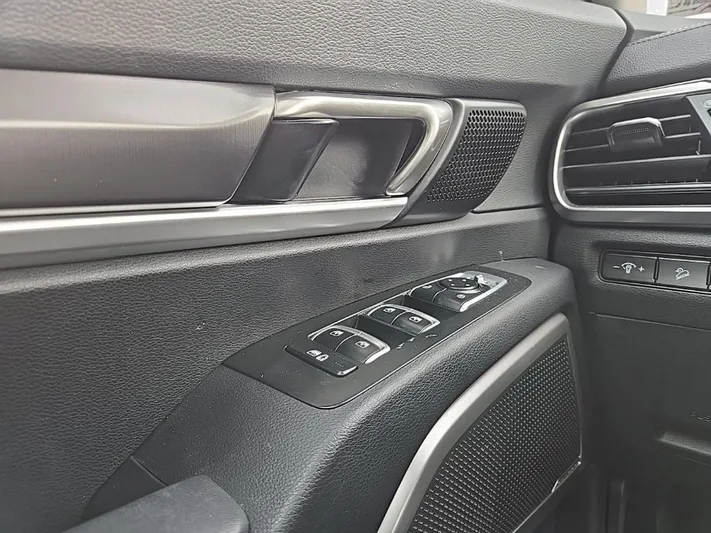 2023 Kia Telluride - view 19