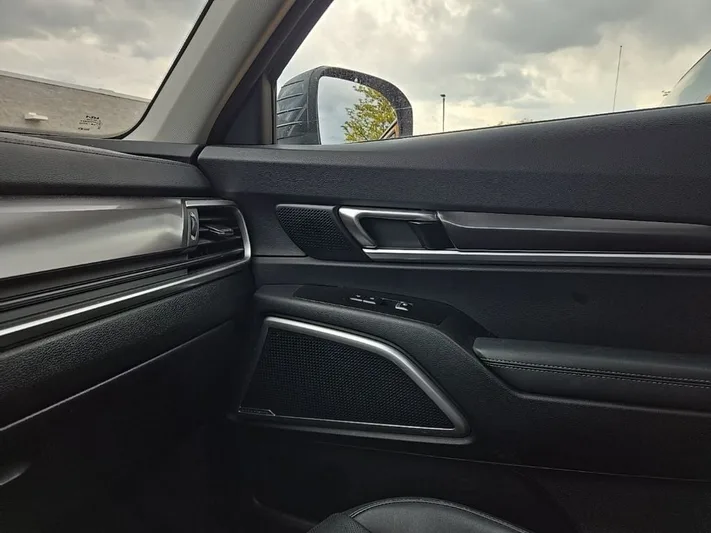 2023 Kia Telluride - view 23