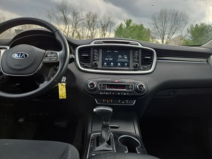 2019 Kia Sorento - view 30
