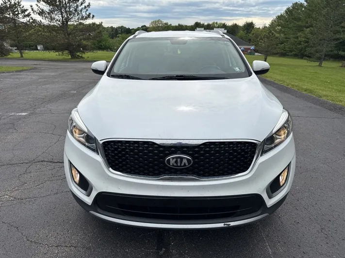 2018 Kia Sorento - view 2