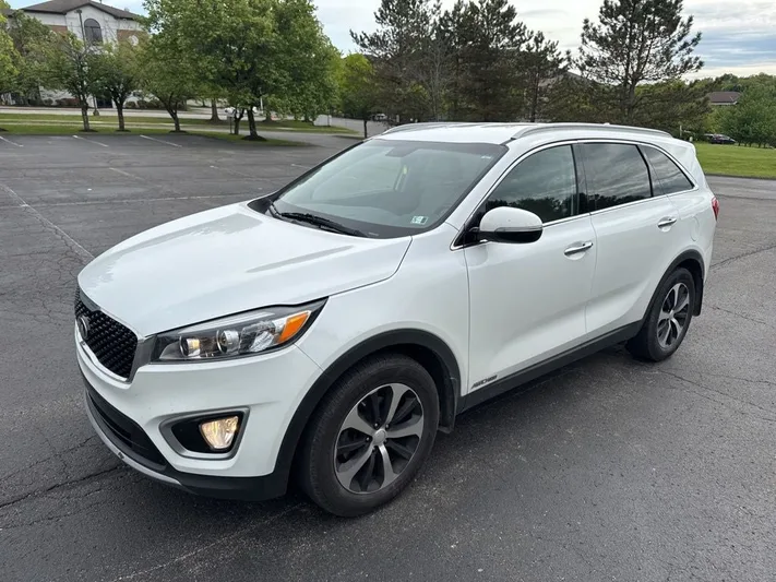 2018 Kia Sorento - view 3