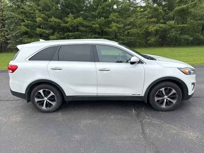 2018 Kia Sorento - view 5