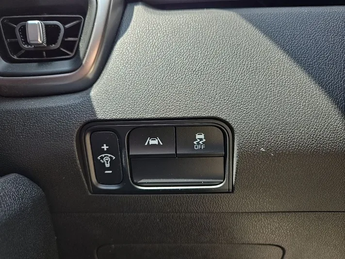 2023 Kia Sorento - view 20