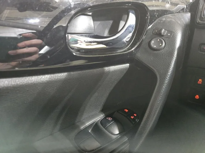 2022 Nissan Rogue - view 14