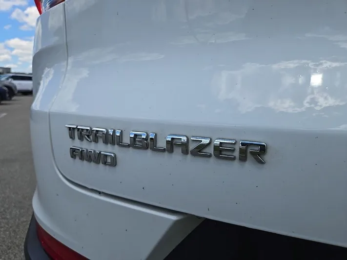 2023 Chevrolet TrailBlazer - view 6
