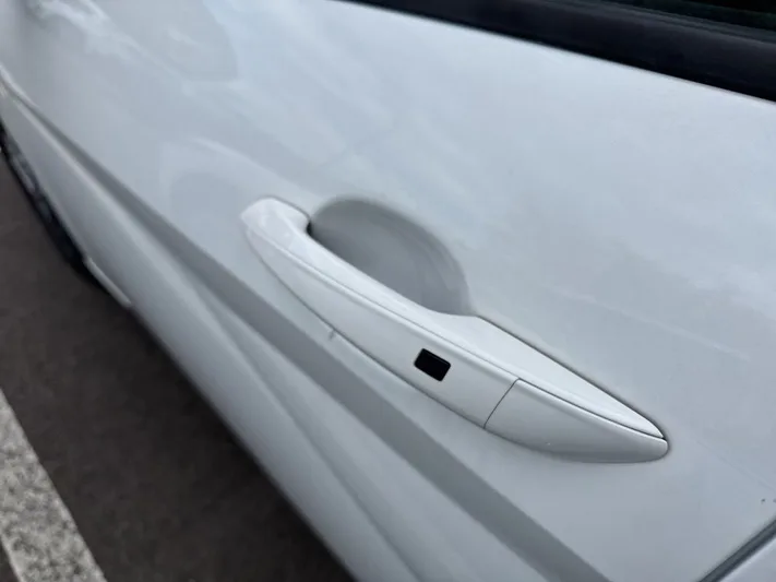 2024 Hyundai Elantra - view 12