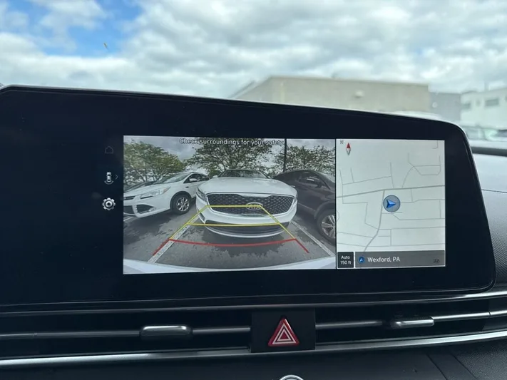 2024 Hyundai Elantra - view 19