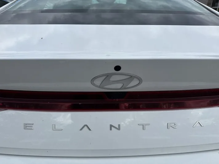 2024 Hyundai Elantra - view 36