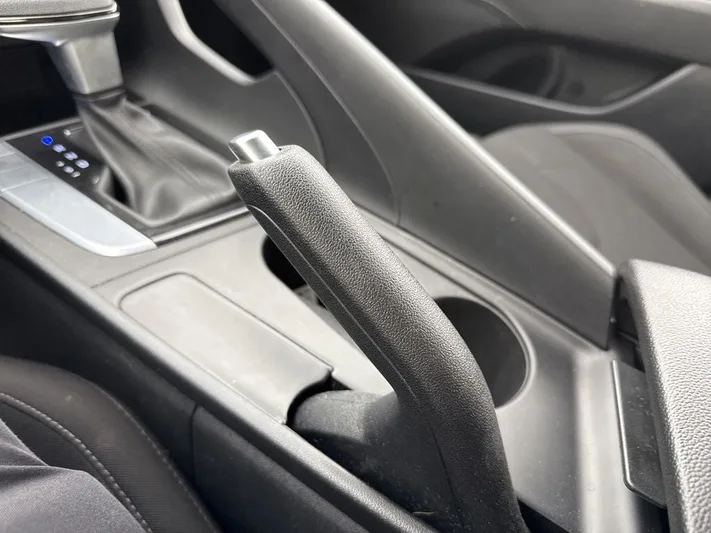 2024 Hyundai Elantra - view 38