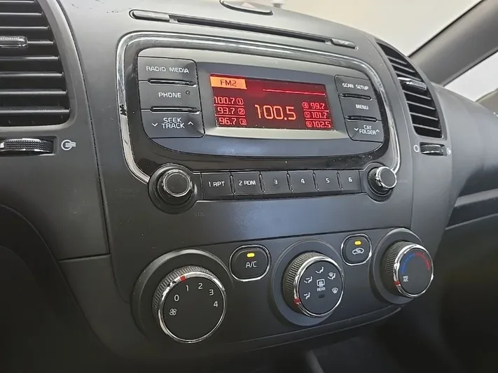 2017 Kia Forte5 - view 22