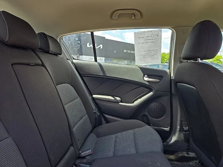 2017 Kia Forte5 - view 33