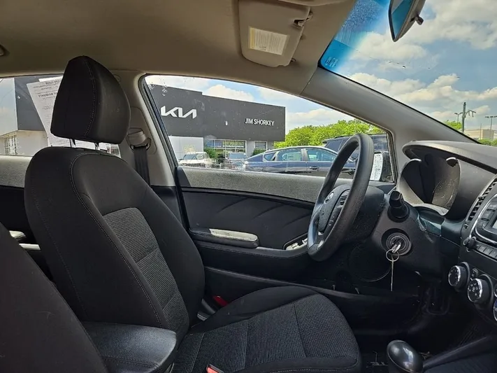 2017 Kia Forte5 - view 34