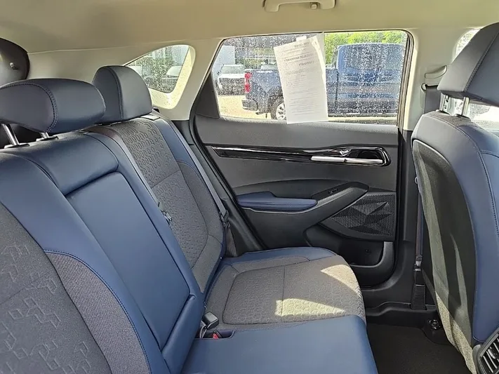 2024 Kia Seltos - view 30