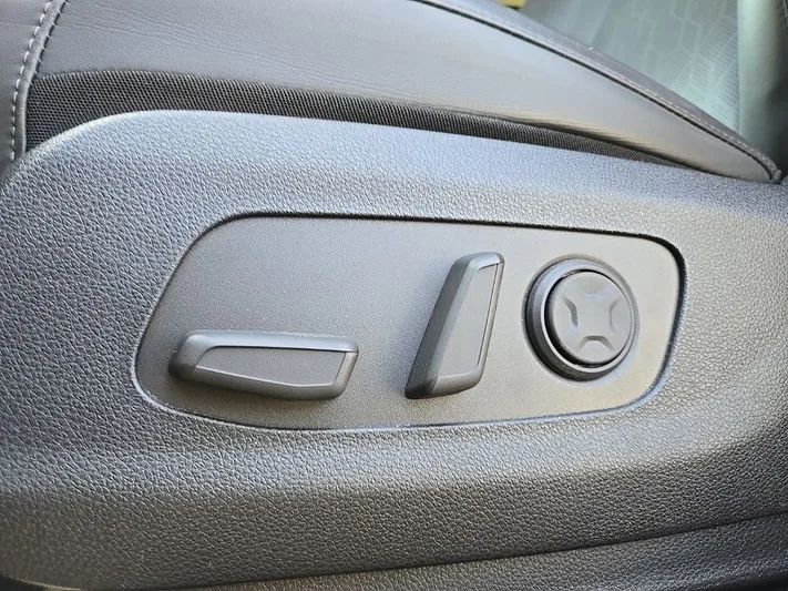 2025 Kia Carnival - view 31