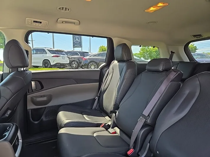 2025 Kia Carnival - view 33
