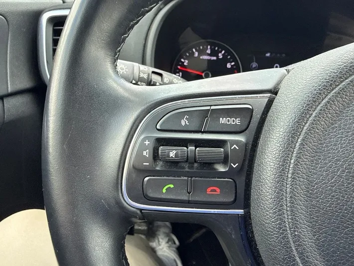 2018 Kia Sportage - view 19