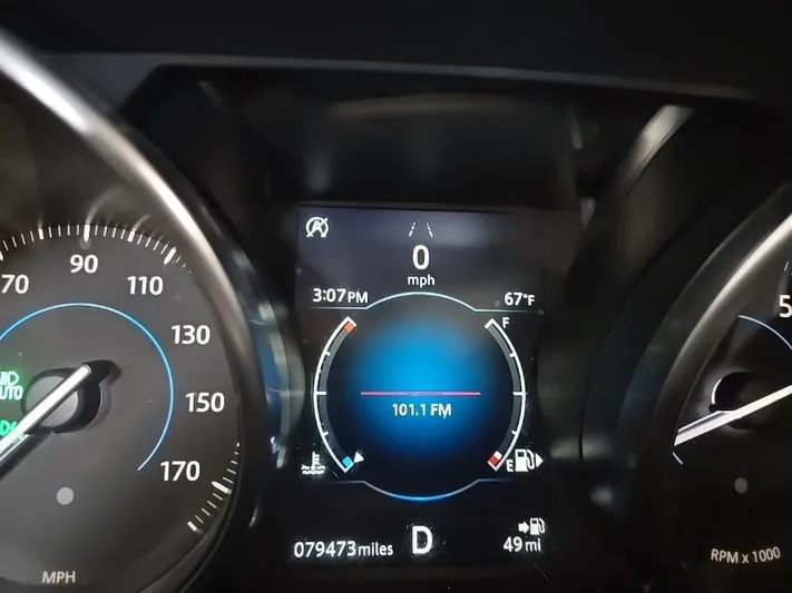 2019 Jaguar XE - view 15