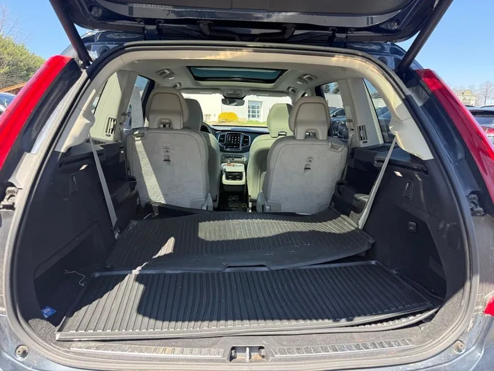 2025 Volvo XC90 - view 22